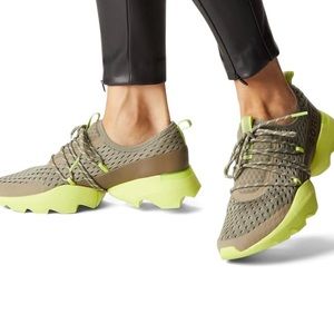 Sorel Kinetic Impact II Sneakers - Sz 9 - Excellent condition!